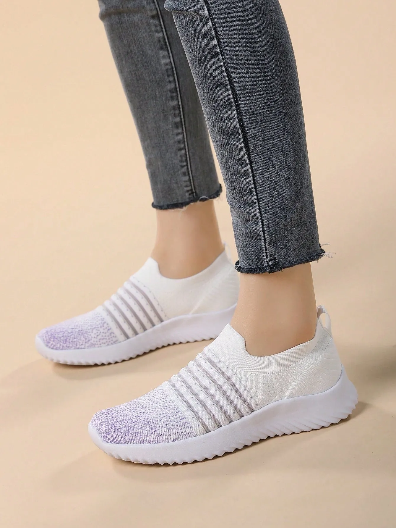 2024 Slip-On Athletic Sneakers: Lightweight, Breathable, and Comfortable Design for Women