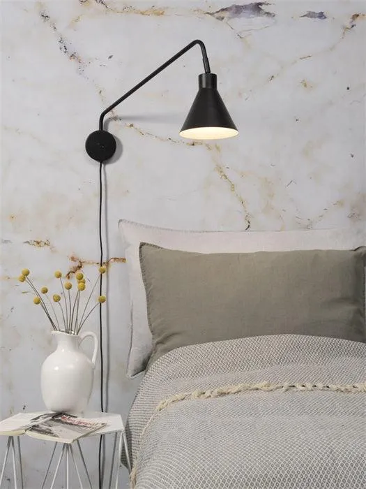 Lyon Wall Lamp