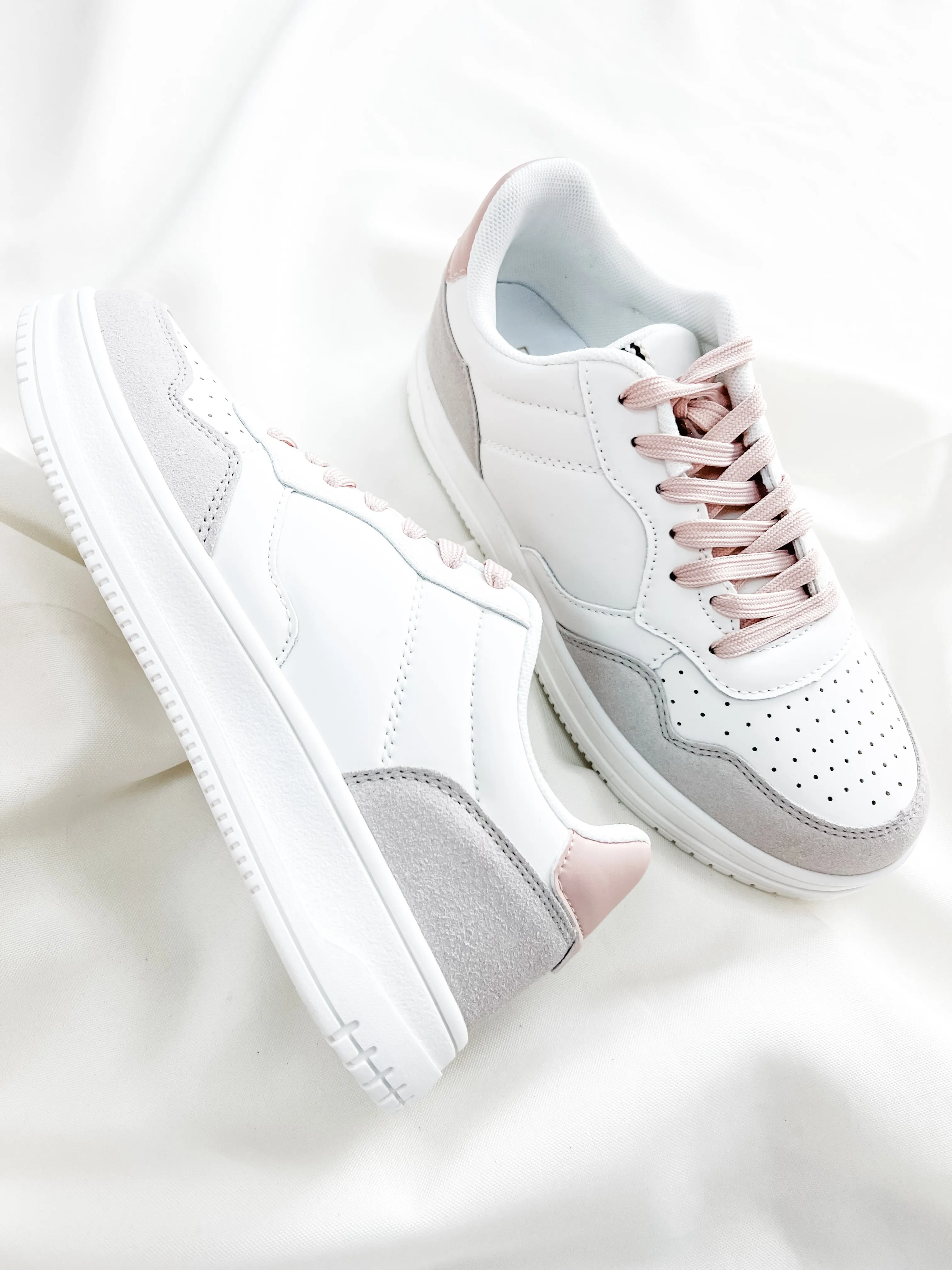 Mauve Court Sneaker