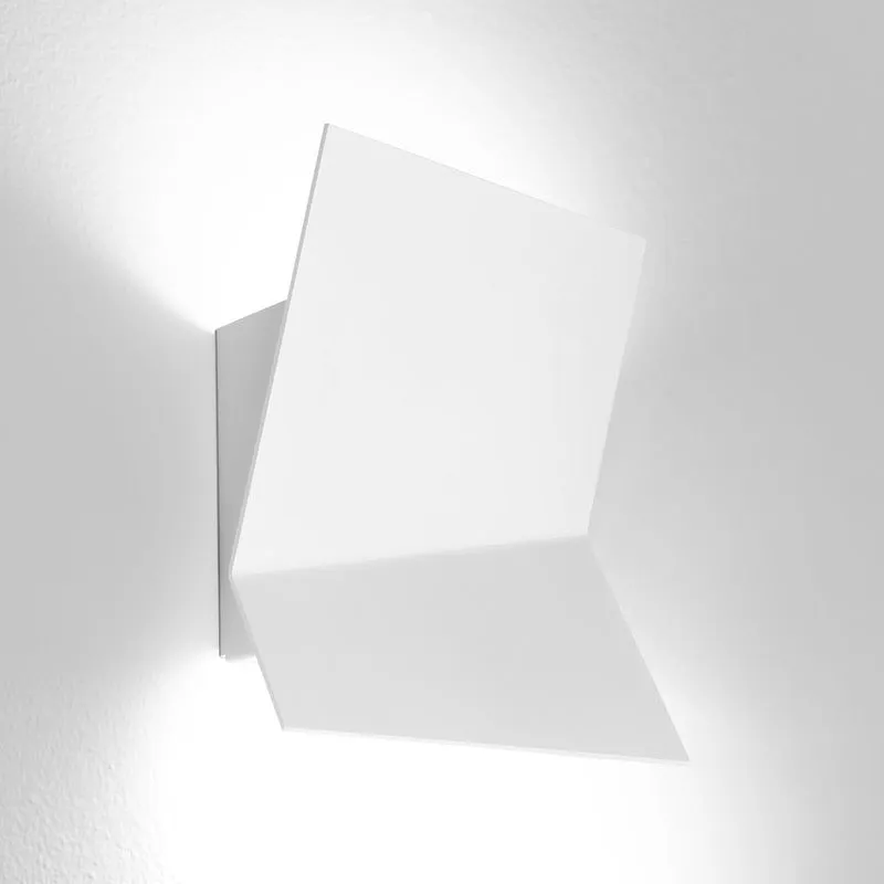 Piu Wall Sconce