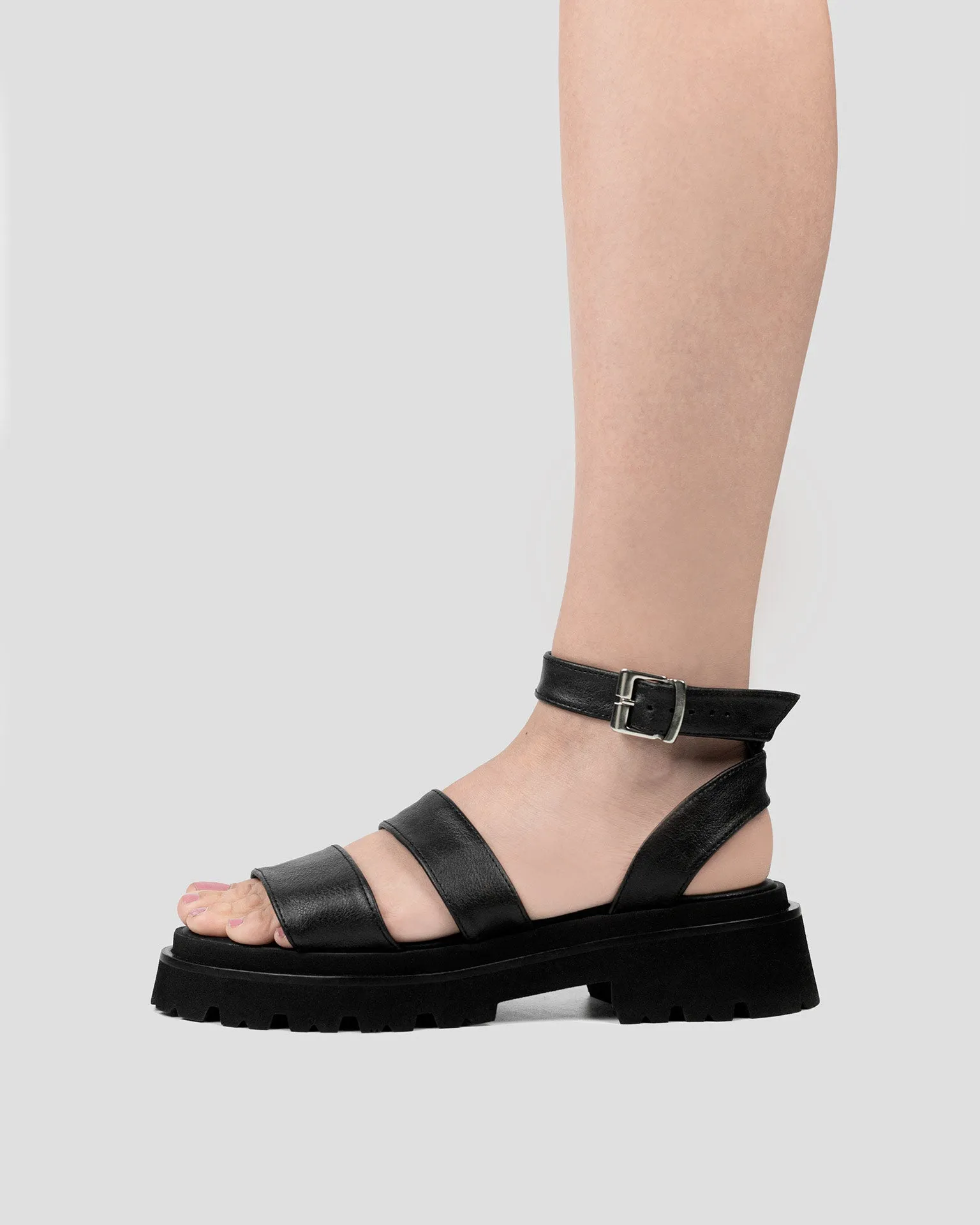 Strappy Sandals Cactus Leather Desserto® Black