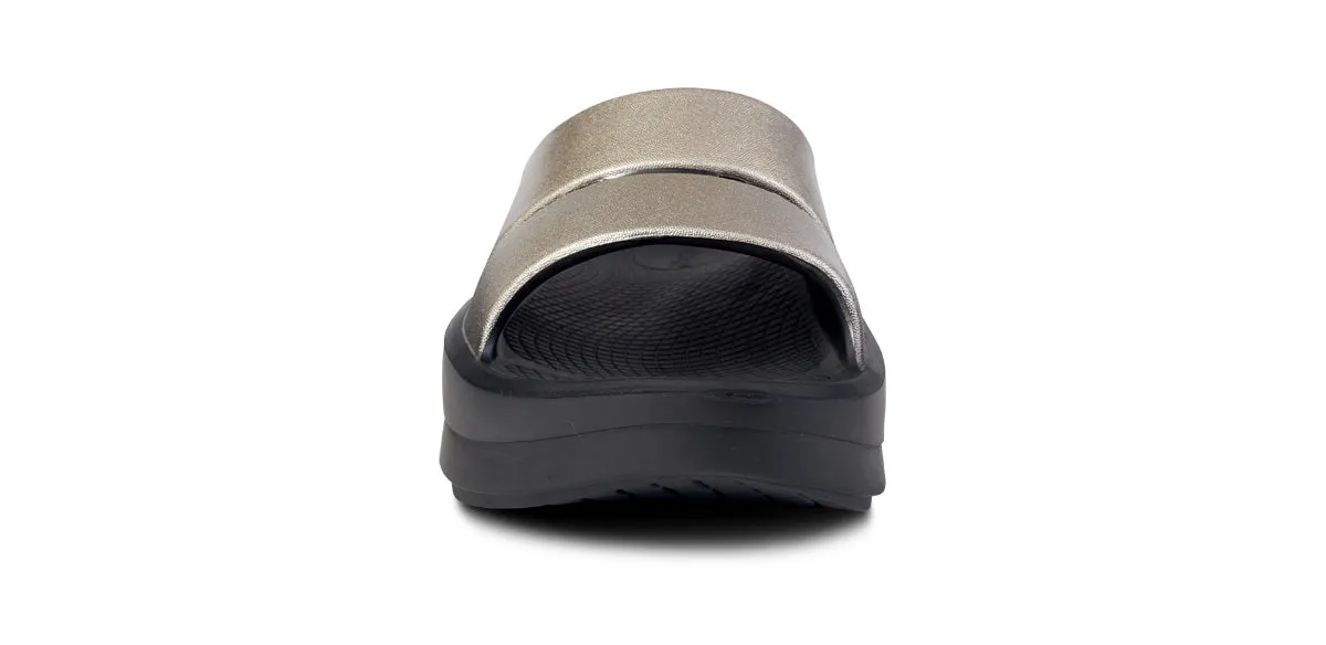 Women's OOmega OOahh Luxe Slide Sandal - Latte