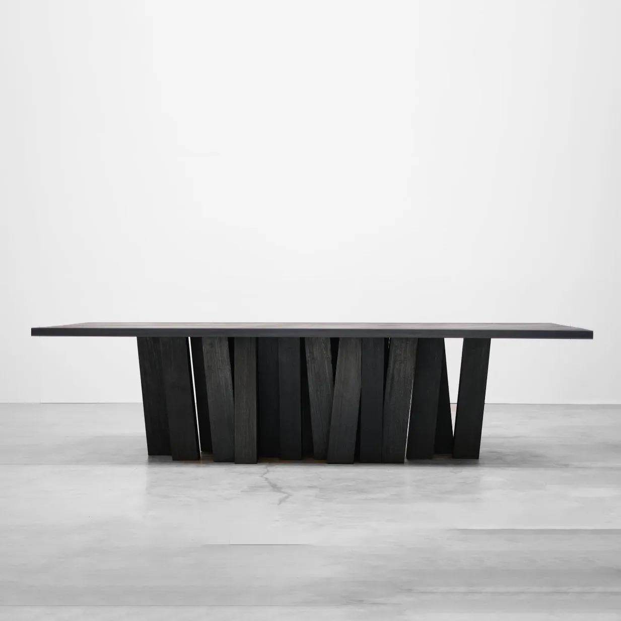 Zoumey Dining Table - Vertical